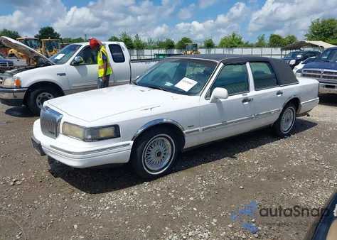 1996 Lincoln Town Car Sgn/Dmnd Anv/Cypress/Jn from USA, damaged, VIN 1LNLM82W4TY620840